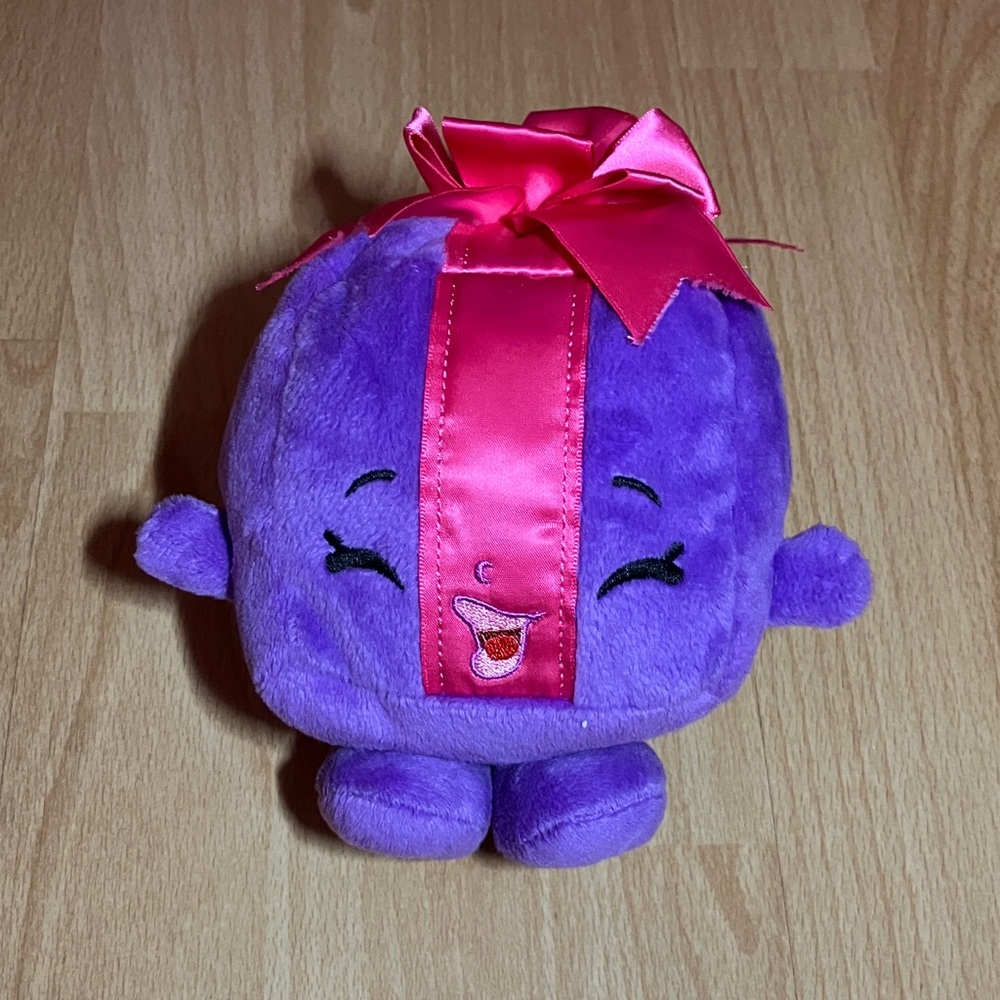 Shopkins Miss Pressy Stuffed Animal